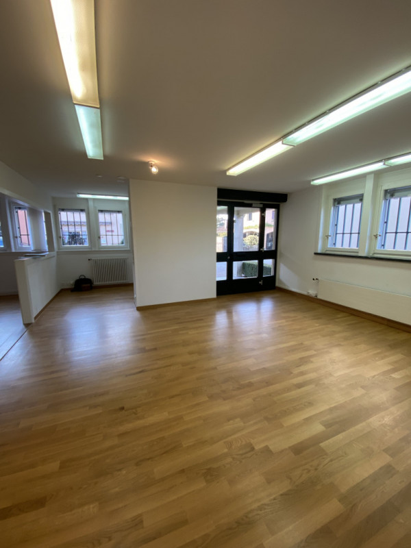 Surface commerciale d'env. 100 m2 - Place de Chauchy 2, 1164 Buchillon