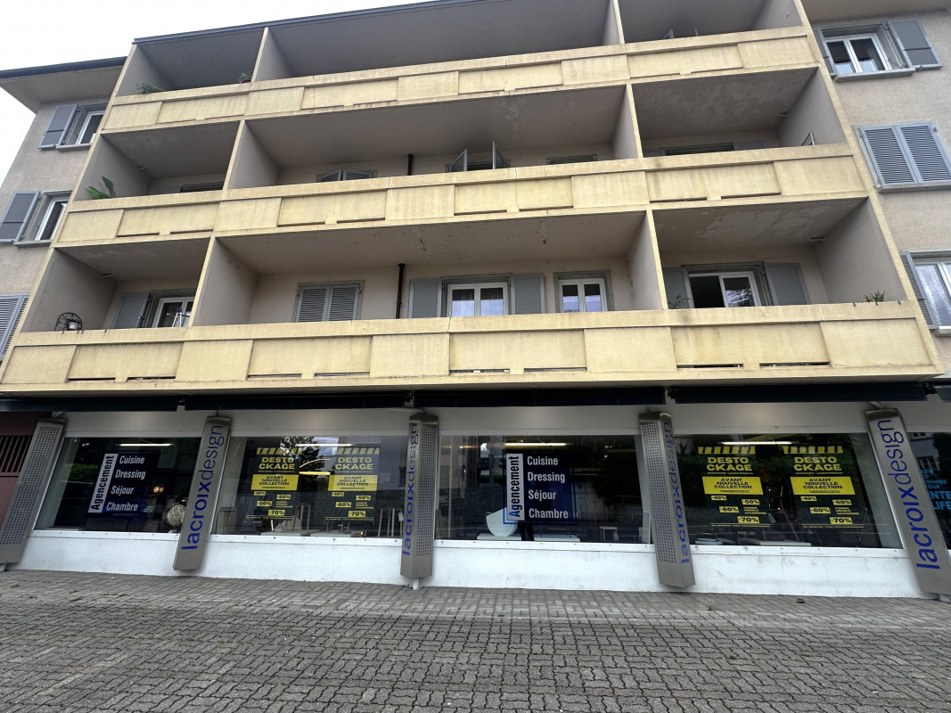 Surface commercial d'env. 143m2 avec parking - Rte de Vevey 29, 1009 Pully