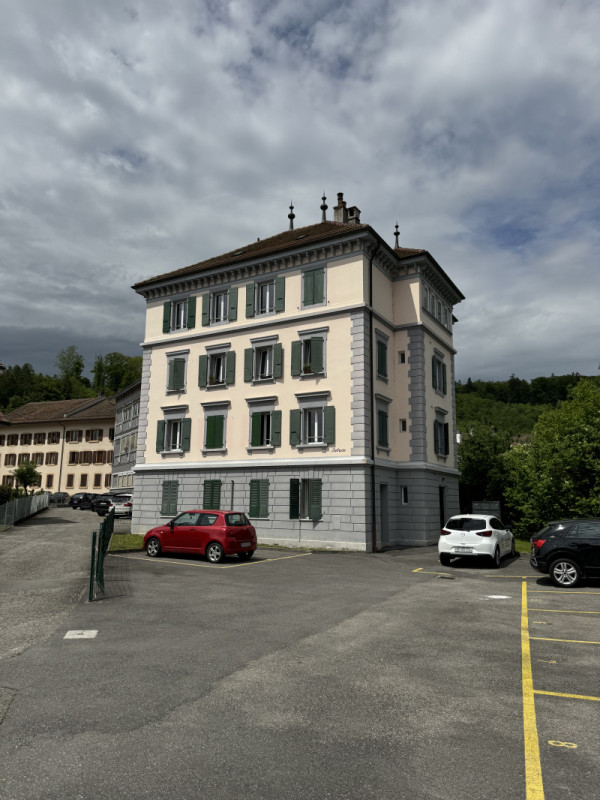 Avenue Louis-Edouard 2 à Lucens / 2.5 pièces MEUBLE au rez-de-chaussée 