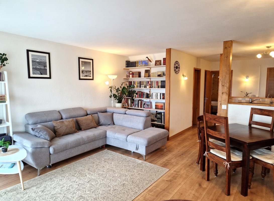 Calme et luminosité, appartement 2.5 pièces plein-pied terrasse