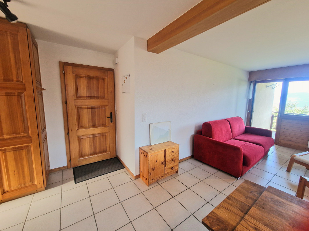 Appartement 2,5 pièces, rez supérieur, à Mayen-de-Chamoson, place parc comprise