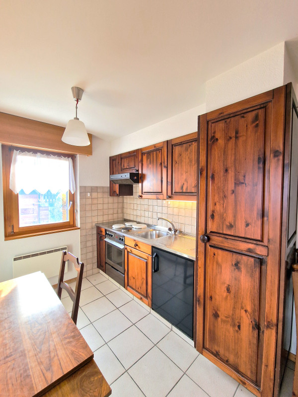 Appartement 2,5 pièces, rez supérieur, à Mayen-de-Chamoson, place parc comprise