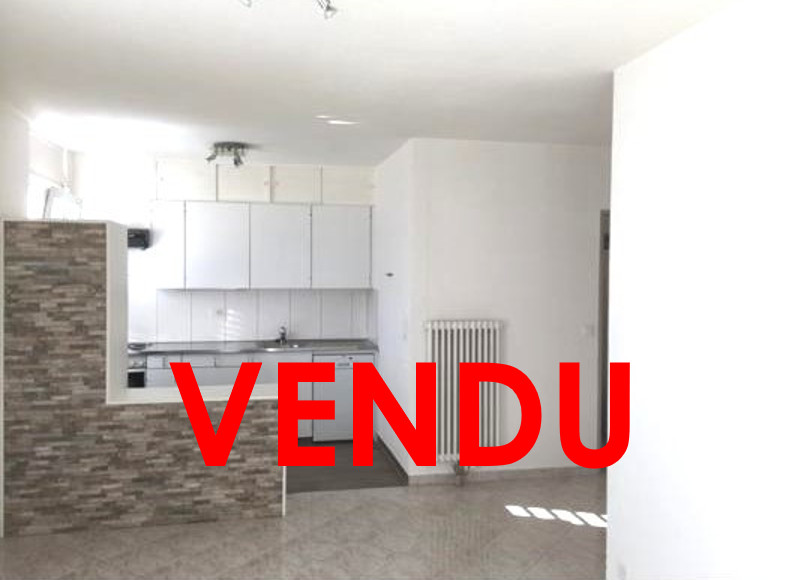 Appartement de 3,5 pièces, vue dégagée, parking intérieure dans garage inclu