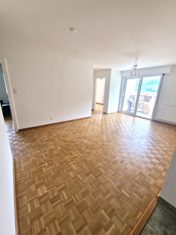 Appartement  de 4.5 pièces, rénové, avec place parc inclue