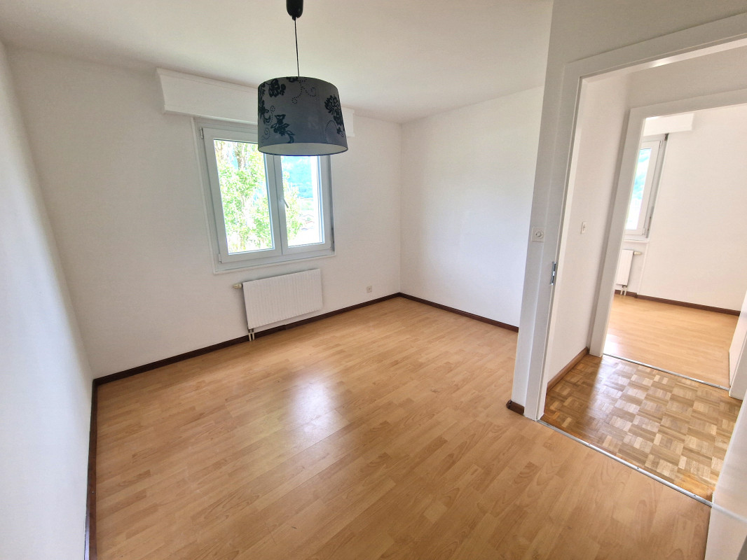 Appartement  de 4.5 pièces, rénové, avec place parc inclue