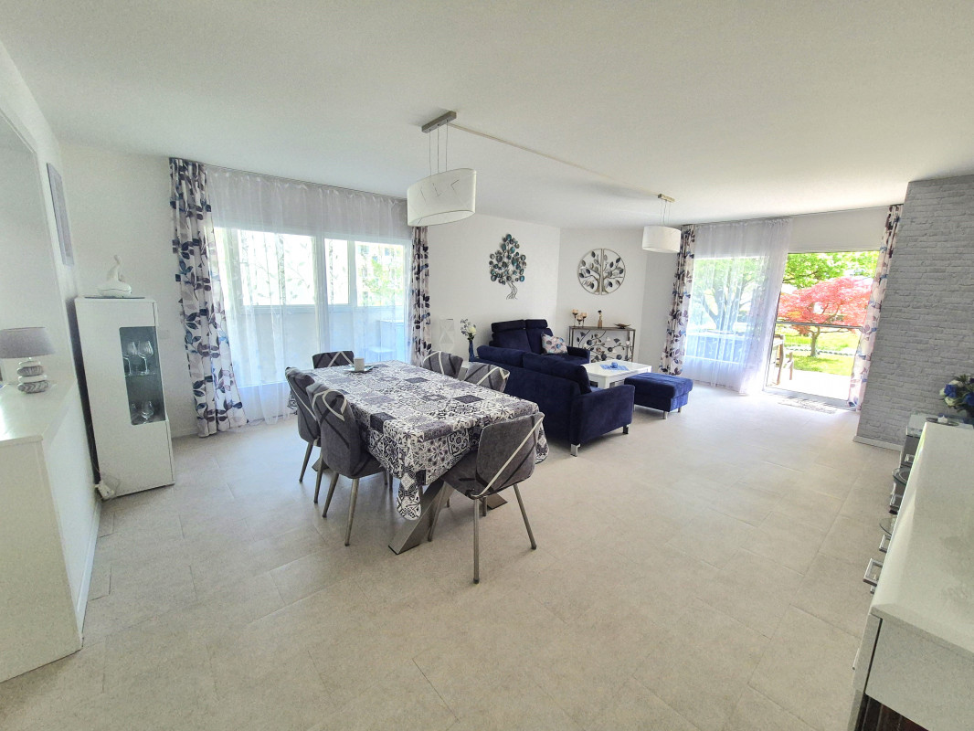 Magnifique ! Spacieux appartement de 4,5 pièces avec véranda, terrasse et jardin