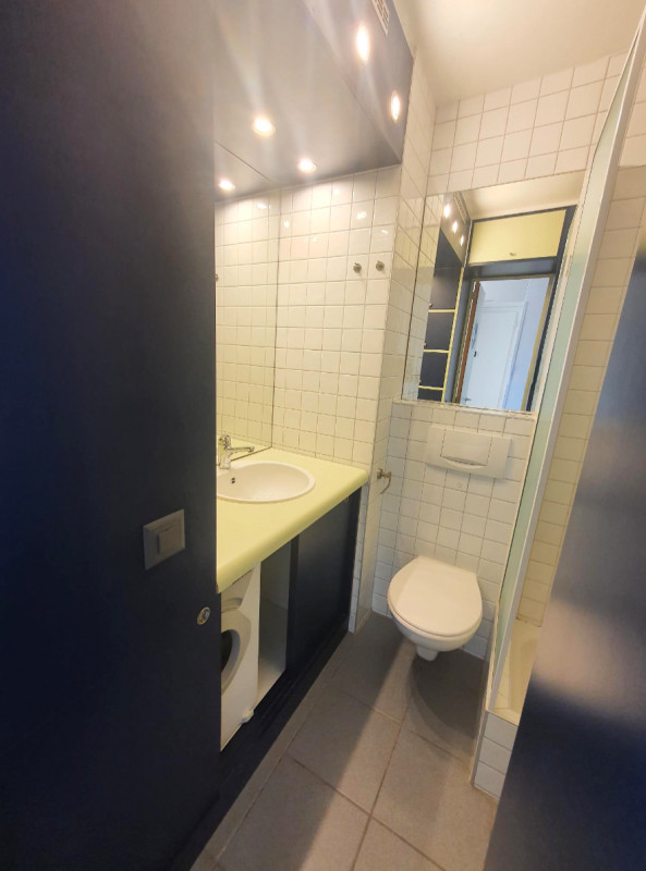 Appartement traversant 2 pièces dans Résidence ,rénové, piscine, espace/solarium