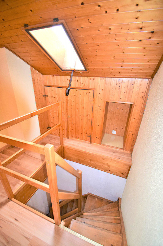 Maison villageoise 5,5 pièces, contigue en pigon, entrée local indépendant 