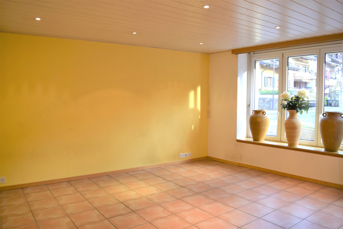 Maison villageoise 5,5 pièces, contigue en pigon, entrée local indépendant 