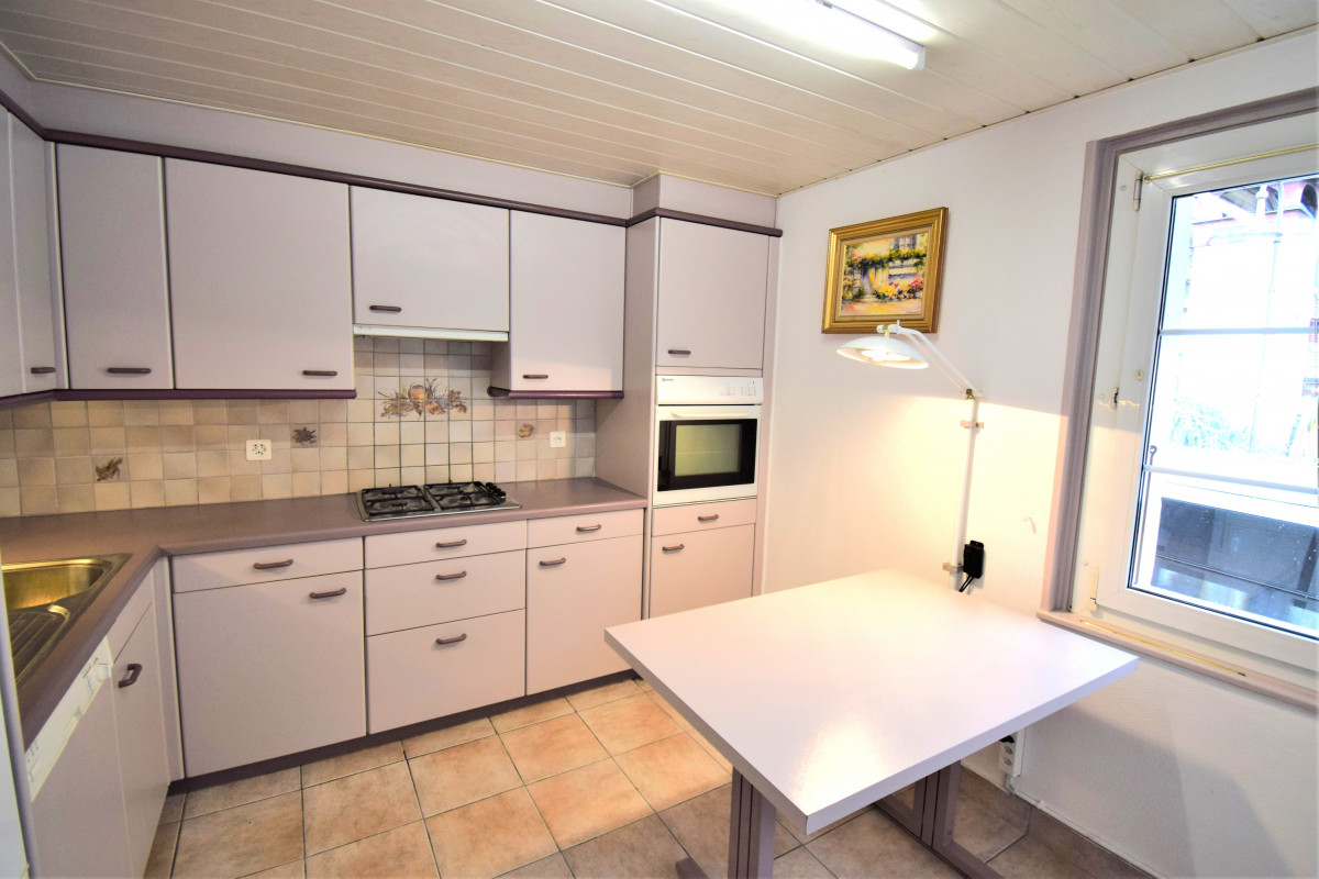 Maison de  5,5 pièces  au centre du village, entrée local indépendant RÉSERVÉE !