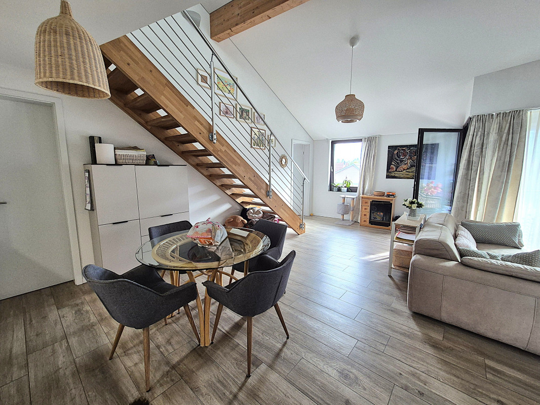 Lumineux Attique Duplex de 4,5 pièces 112m2 à Chessel