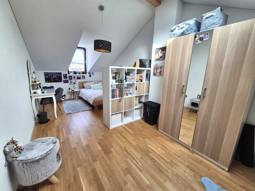 Lumineux Attique Duplex de 4,5 pièces 112m2 à Chessel