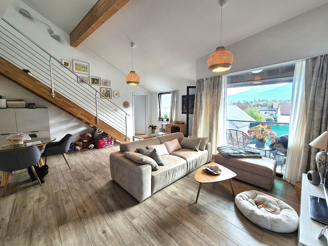 Lumineux Attique Duplex de 4,5 pièces 112m2 à Chessel