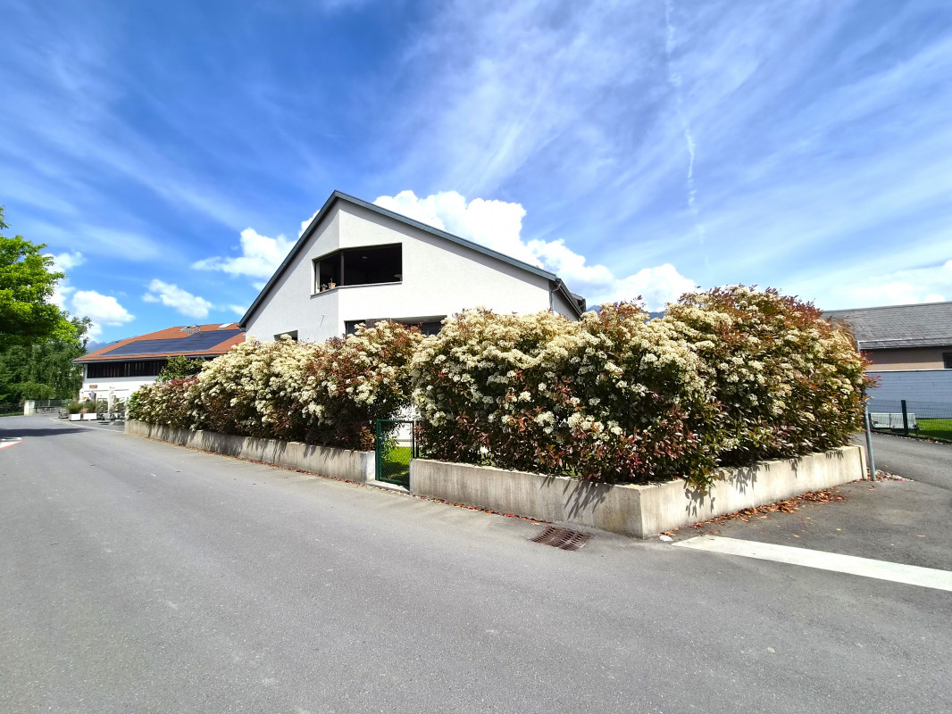 Coup de coeur assuré ! Superbe attique duplex 4,5 pièces à deux pas du lac
