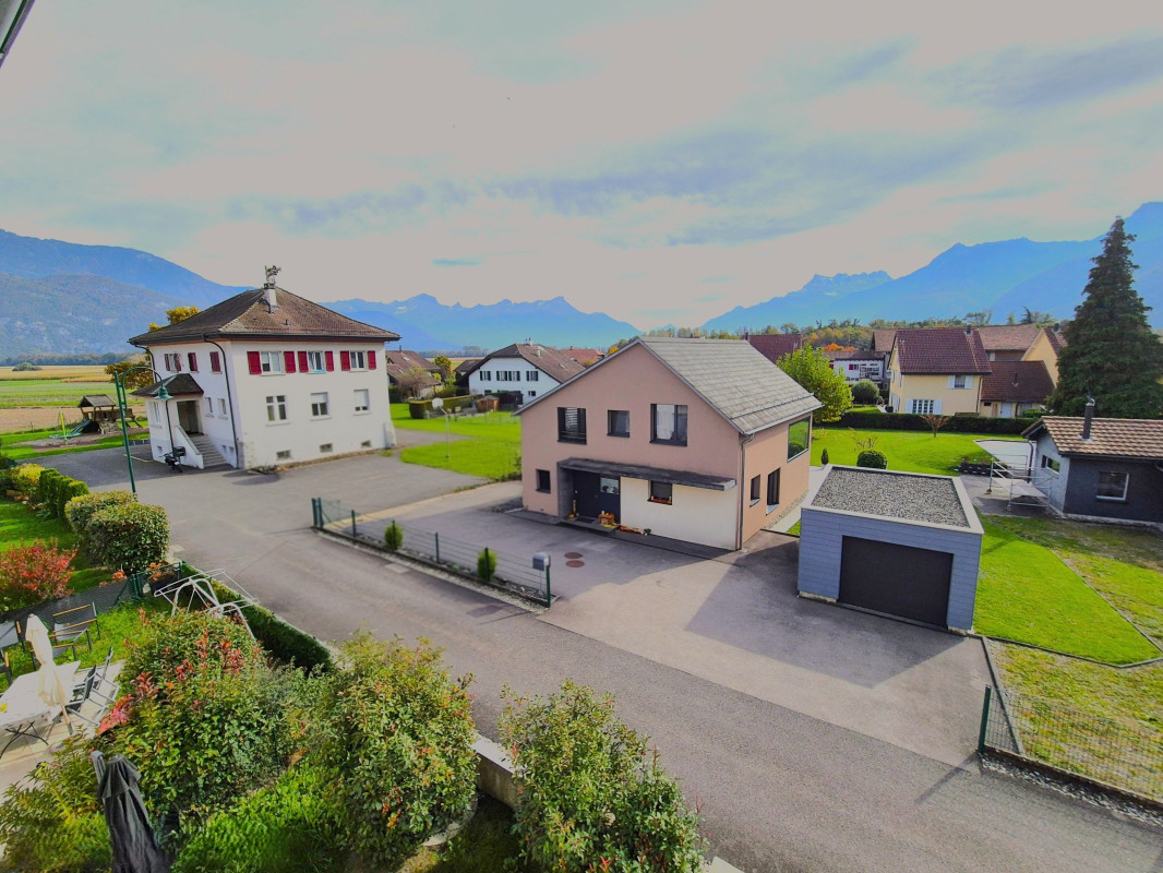 Coup de coeur assuré ! Superbe attique duplex 4,5 pièces à deux pas du lac