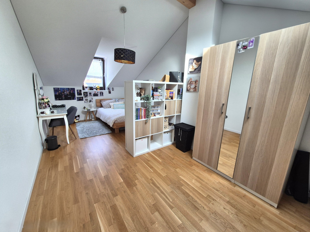Coup de coeur assuré ! Superbe attique duplex 4,5 pièces à deux pas du lac