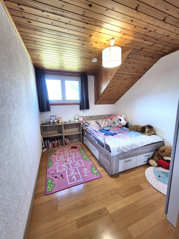 St-Triphon/Ollon : Belle villa mitoyenne contigüe de 4,5 pièces, terrasse-jardin