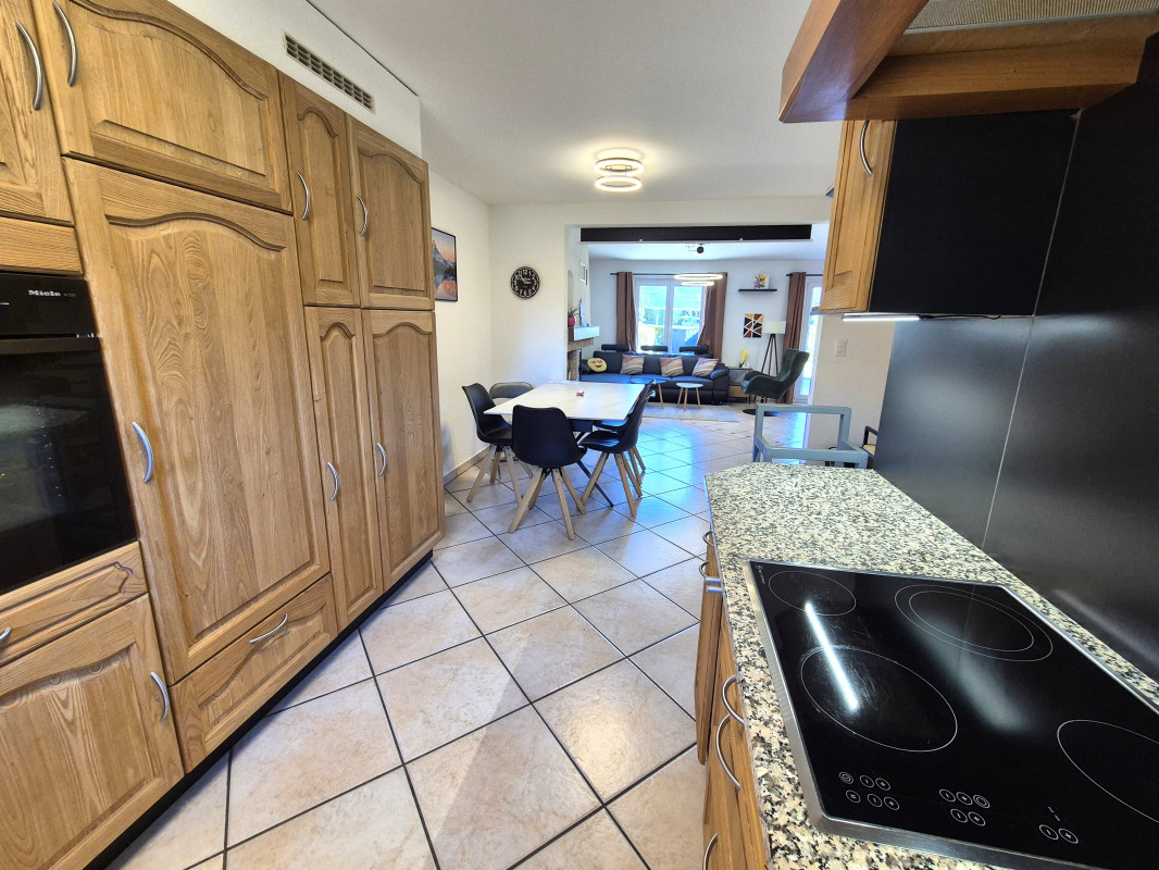 St-Triphon/Ollon : Belle villa mitoyenne contigüe de 4,5 pièces, terrasse-jardin