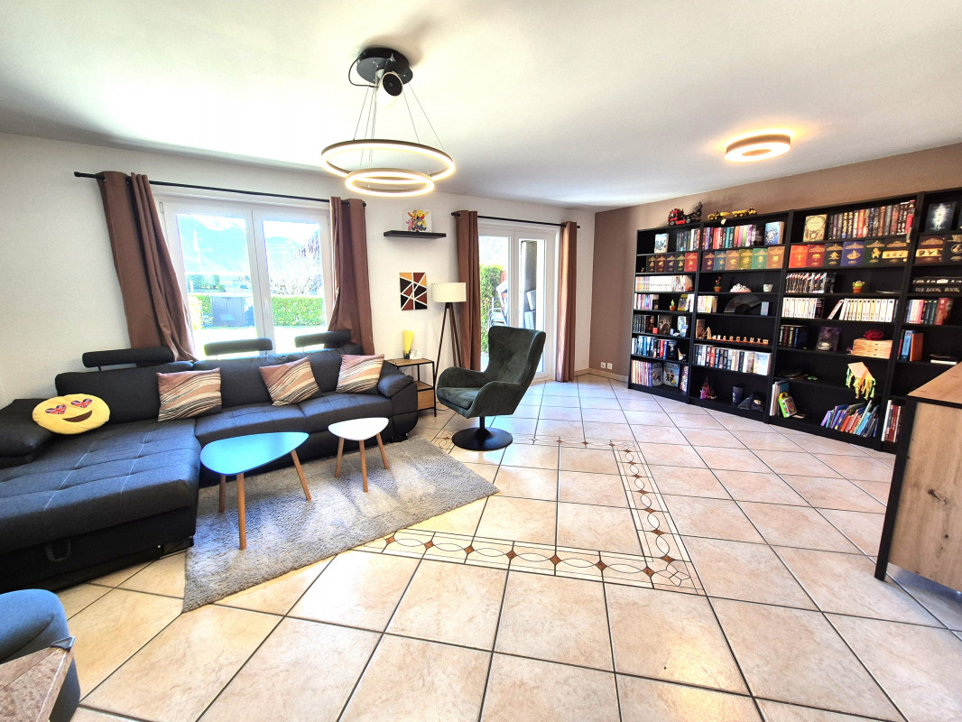 St-Triphon/Ollon : Belle villa mitoyenne contigüe de 4,5 pièces, terrasse-jardin