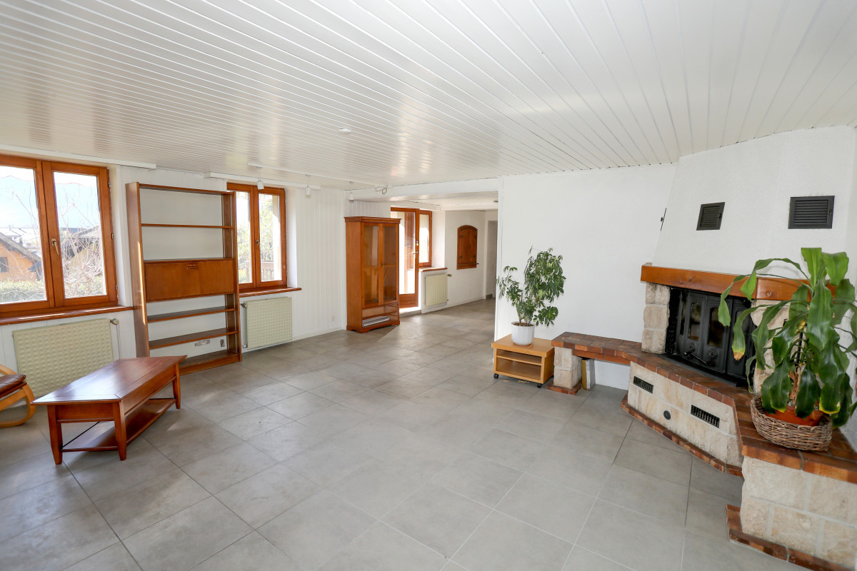 Maison de 2 appartements 3,5 pièces + 1 studio, Grand potentiel !