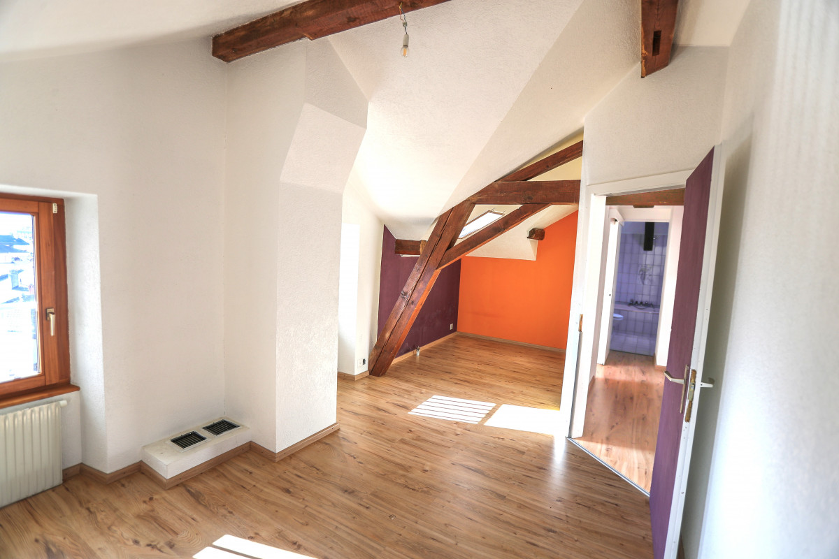 Maison de 2 appartements 3,5 pièces + 1 studio, Grand potentiel !