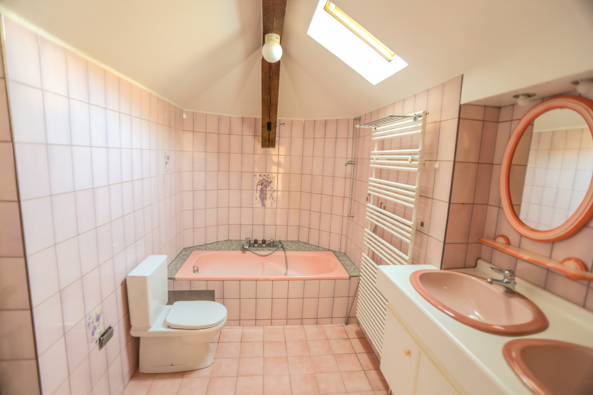 Maison de 2 appartements 3,5 pièces + 1 studio, Grand potentiel !