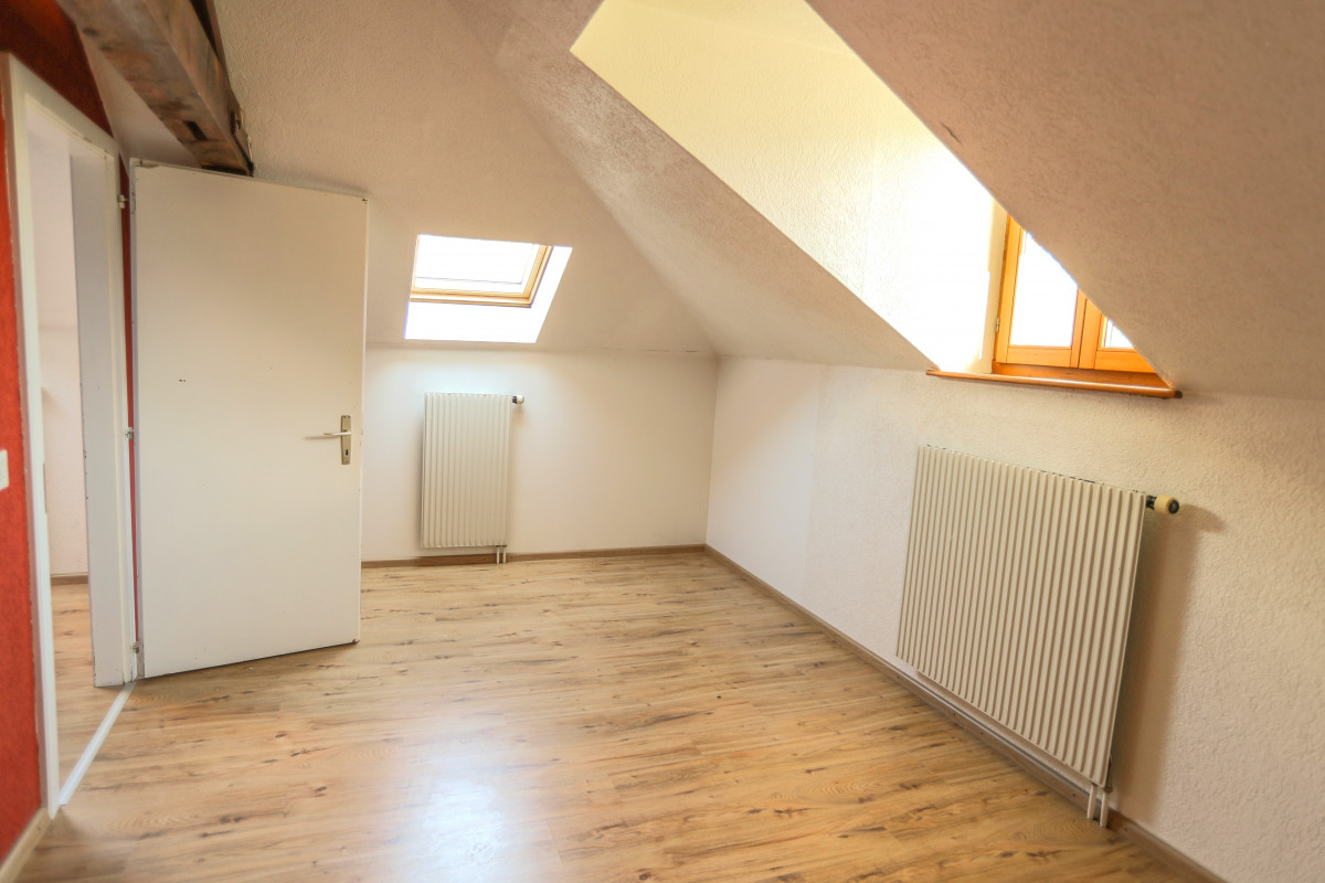 Maison de 2 appartements 3,5 pièces + 1 studio, Grand potentiel !