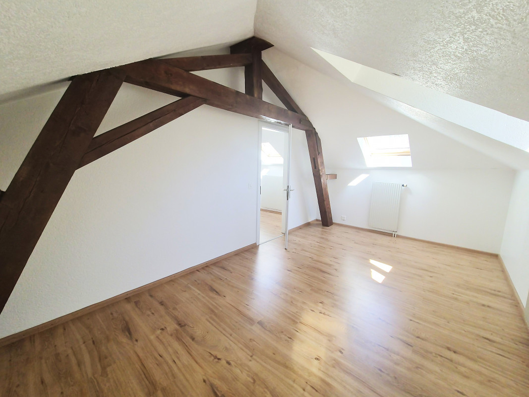 Maison de 2 appartements 3,5 pièces + 1 studio indépendant, Grand potentiel !