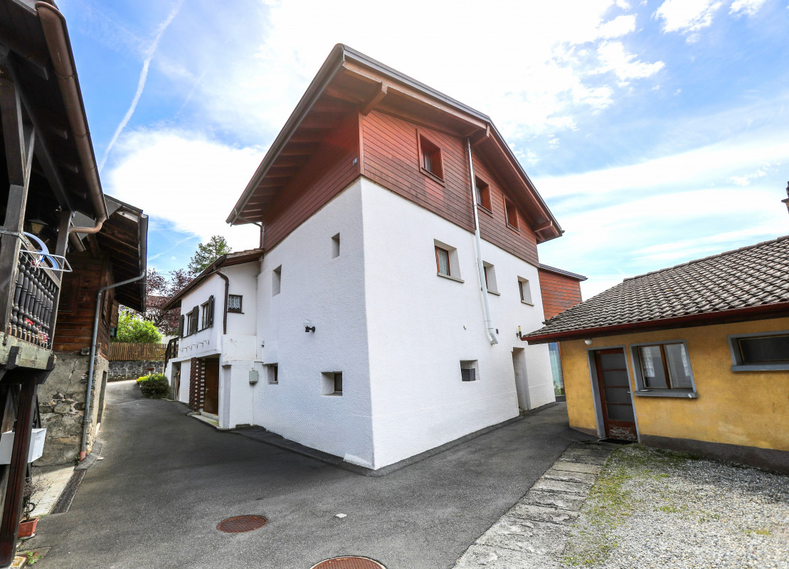 Maison villageoise de 4,5 pièces, toute rénovée et agrandie, vue magnifique