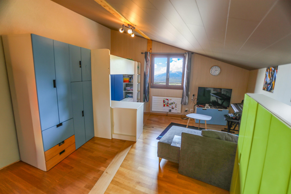 Maison villageoise de 4,5 pièces, toute rénovée et agrandie, vue magnifique