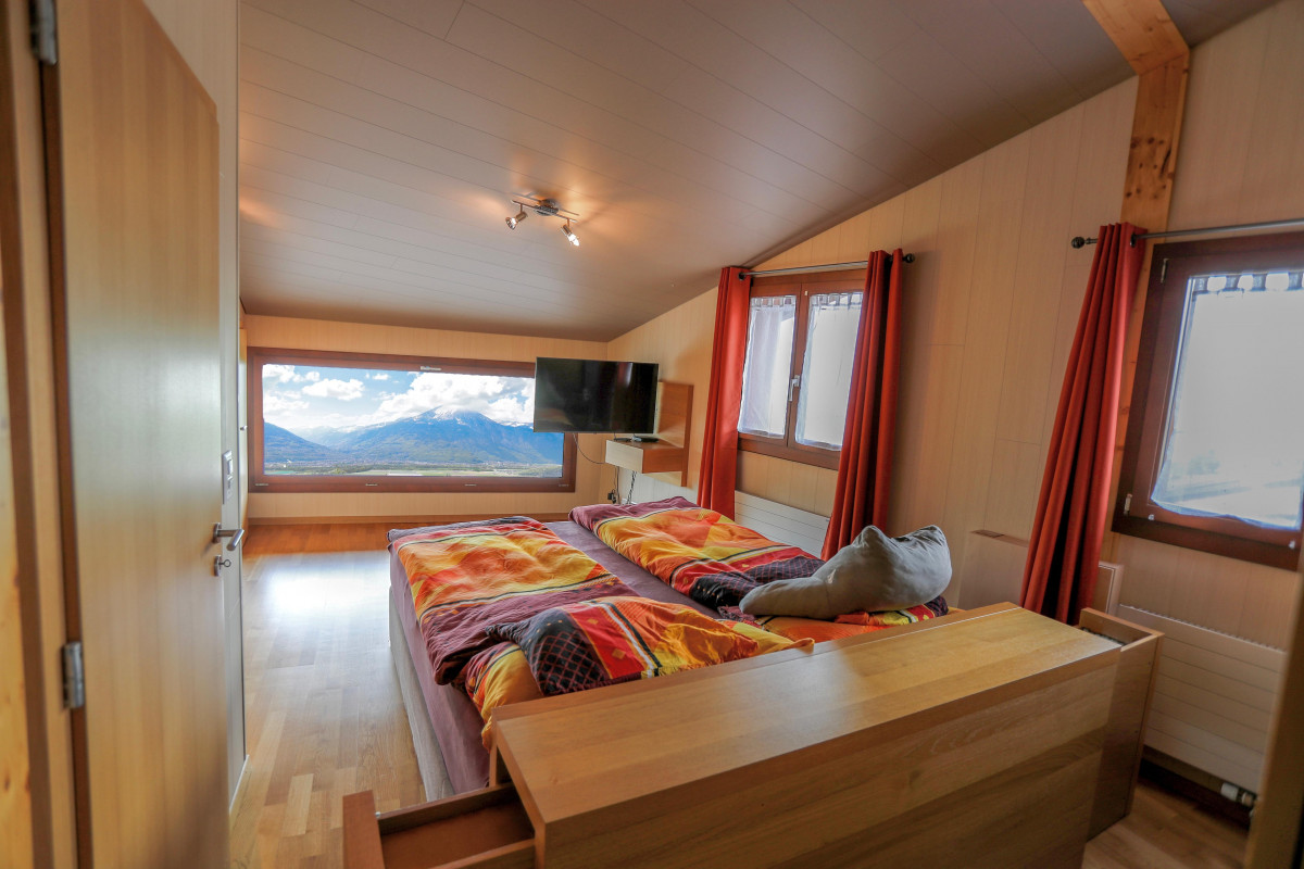 Maison villageoise de 4,5 pièces, toute rénovée et agrandie, vue magnifique