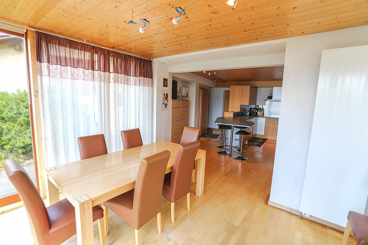 Maison villageoise de 4,5 pièces, toute rénovée et agrandie, vue magnifique