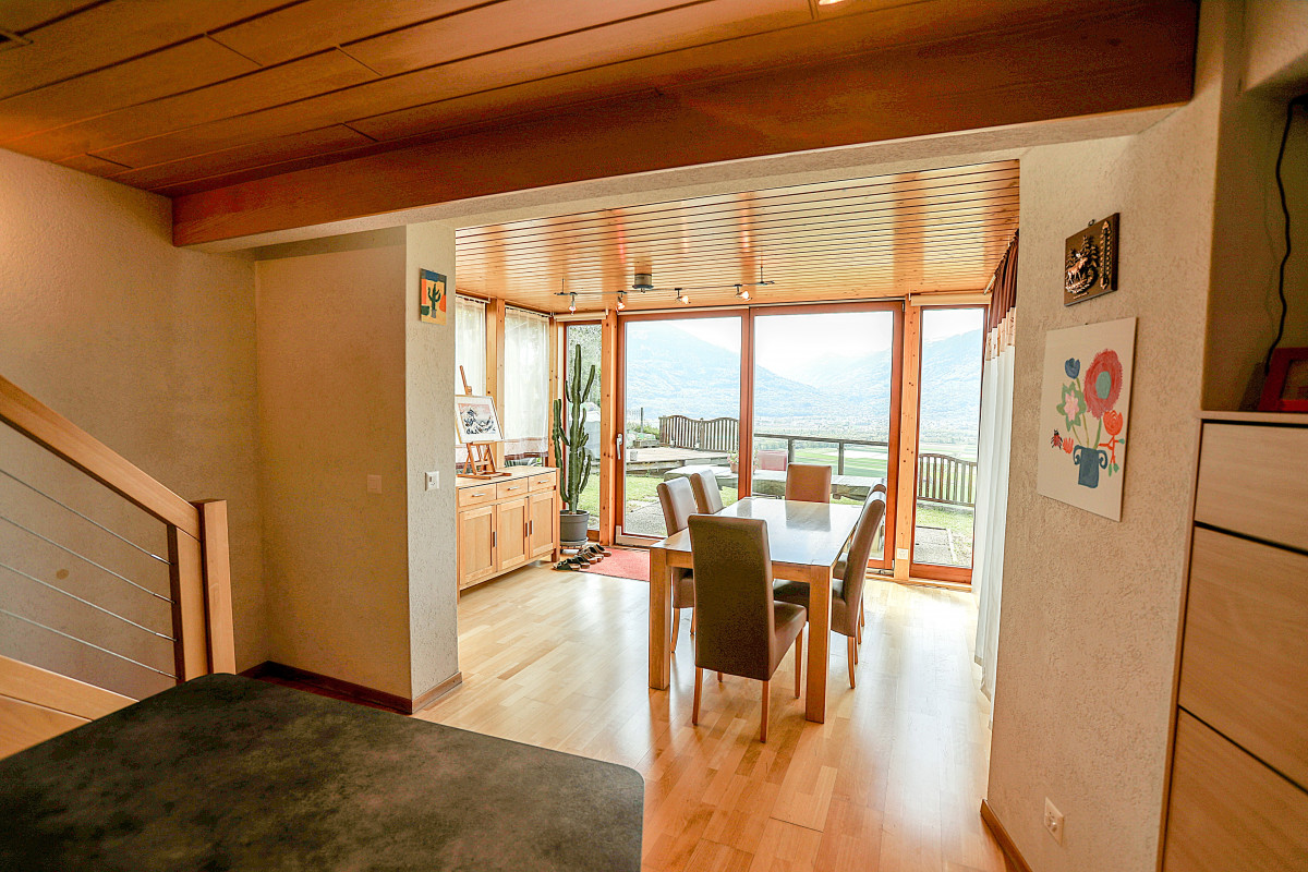 Maison villageoise de 4,5 pièces, toute rénovée et agrandie, vue magnifique