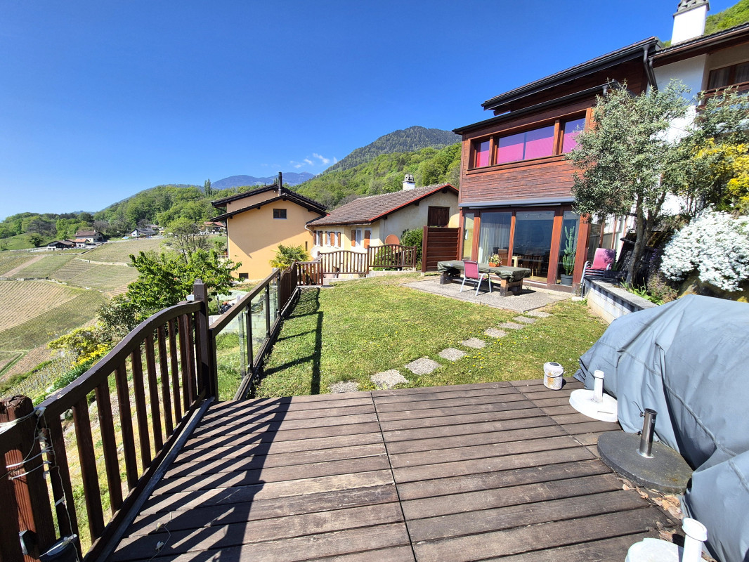 Maison villageoise de 4,5 pièces, toute rénovée et agrandie, vue magnifique