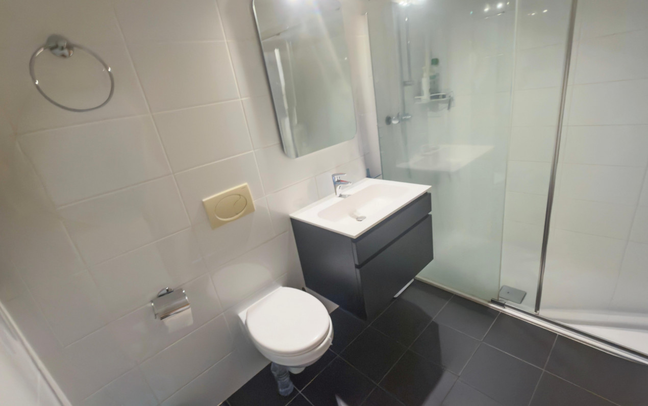 ✨ Grand 2,5 pièces refait à neuf + garage-box privé, Martigny Centre ✨
