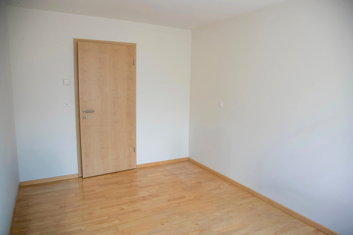 ✨ Grand 2,5 pièces refait à neuf + garage-box privé, Martigny Centre ✨