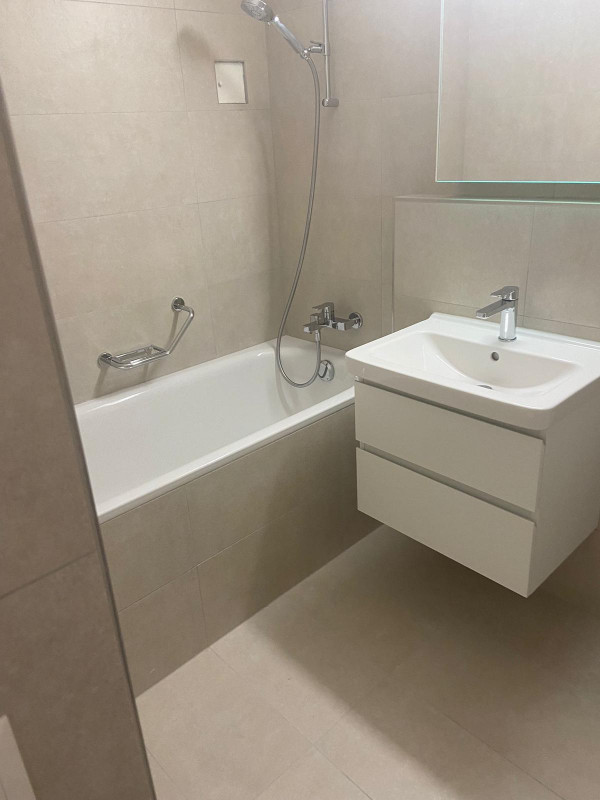 Studio charmant au dernier étage avec ascenseur à Châtelaine