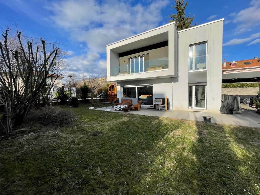 Magnifique maison familiale moderne à Chêne-Bourg location 6 mois