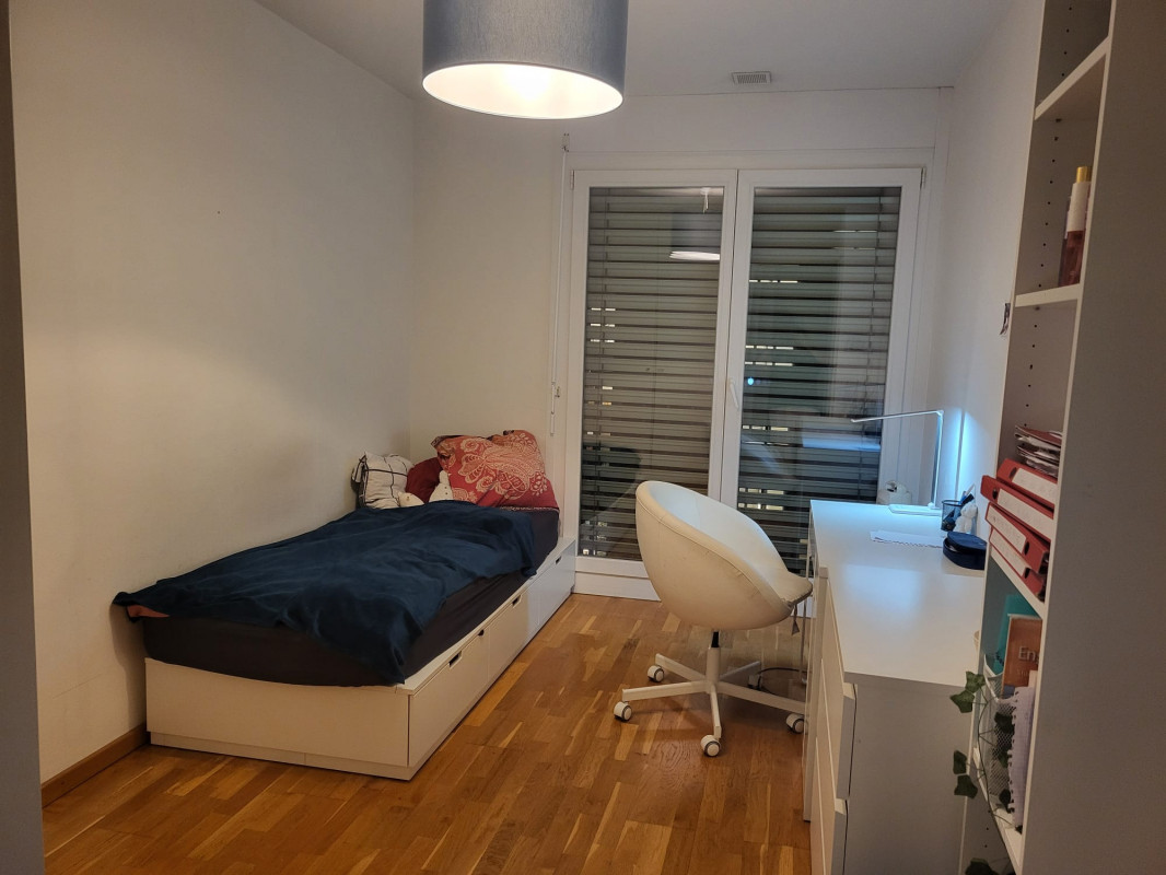 Magnifique 5 pièces à Thônex avec 2 balcons et place de parking intérieure