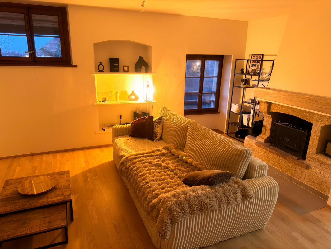 Très joli 4 pièces entièrement rénové en campagne Genevoise