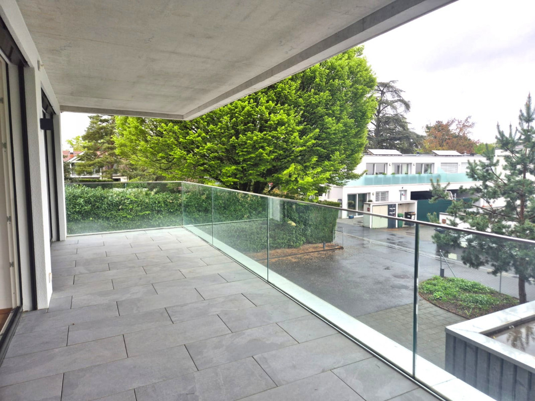 Magnifique 4 pièces neuf avec vaste terrasse zone résidentielle Cologny/Gradelle