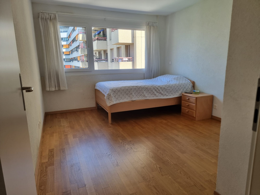 Magnifique 5 pièces sur la Rue de Carouge avec balcon