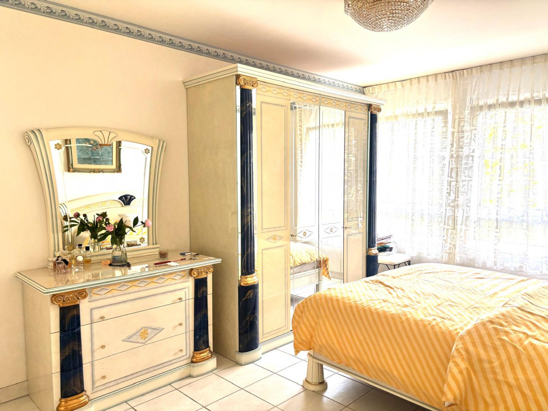 Très beau 5.5 pièces entièrement meublé avec balcon au Petit-Saconnex/Genève