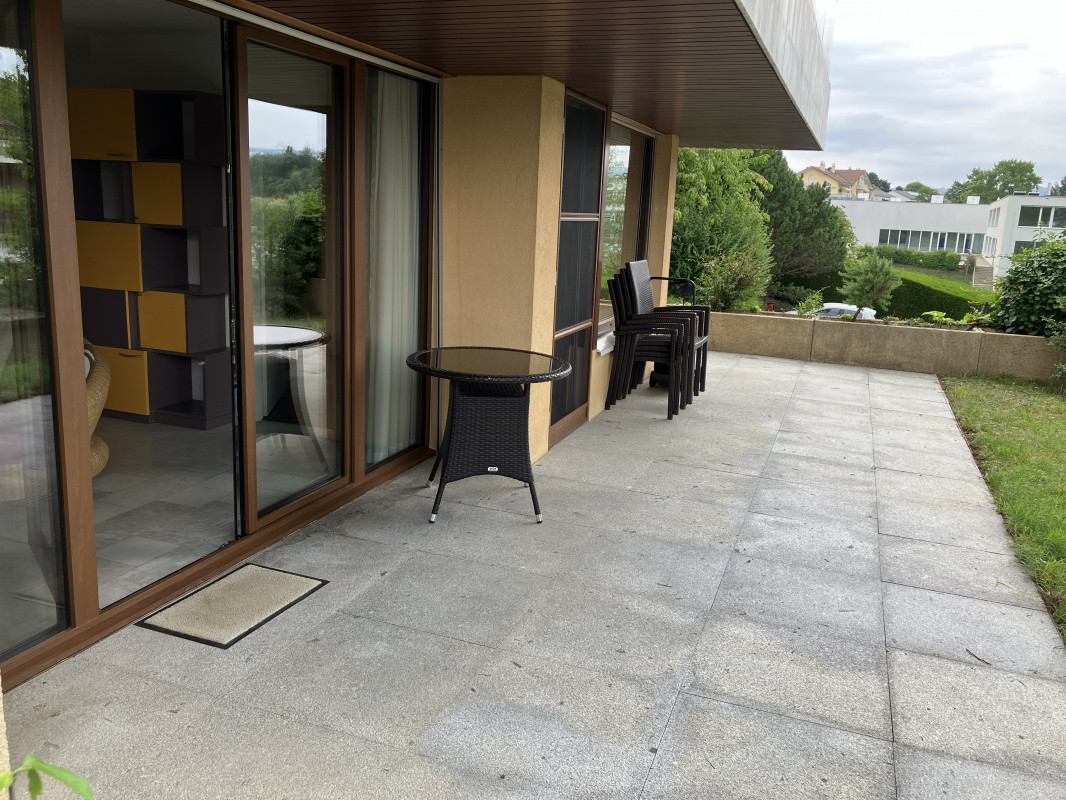 Magnifique 2 pièce meublé avec terrasse de 57m2 à deux min du lac/St-Sulpice VD