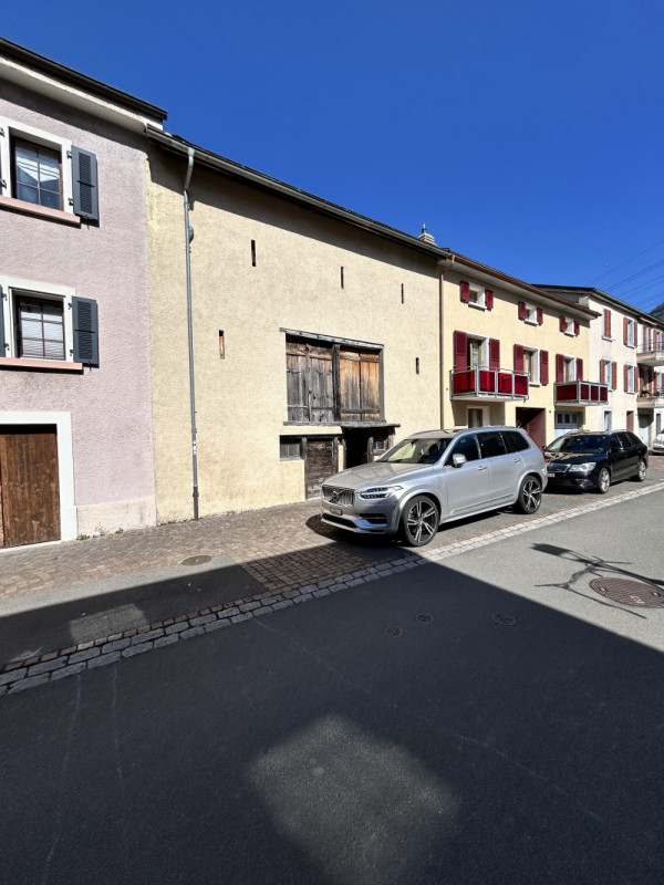 A vendre grange-écurie tranformable