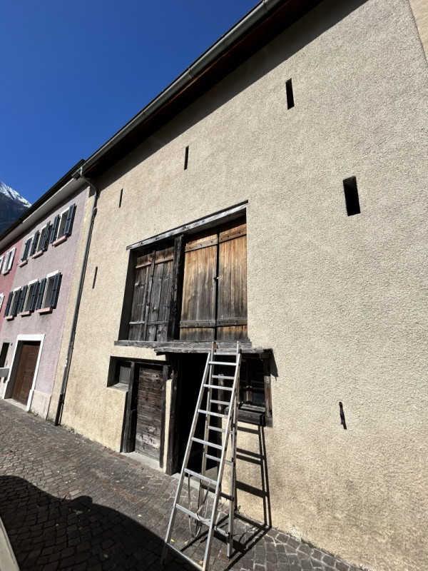 A vendre grange-écurie tranformable