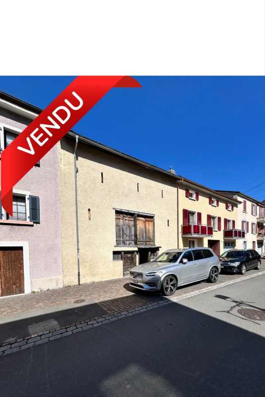 A vendre grange-écurie tranformable