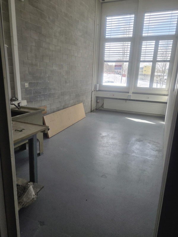 Local commercial rénové idéal pour atelier – 150 m² — photo 5