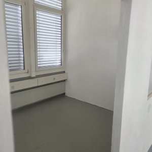 Local commercial rénové idéal pour atelier – 150 m² — photo 10