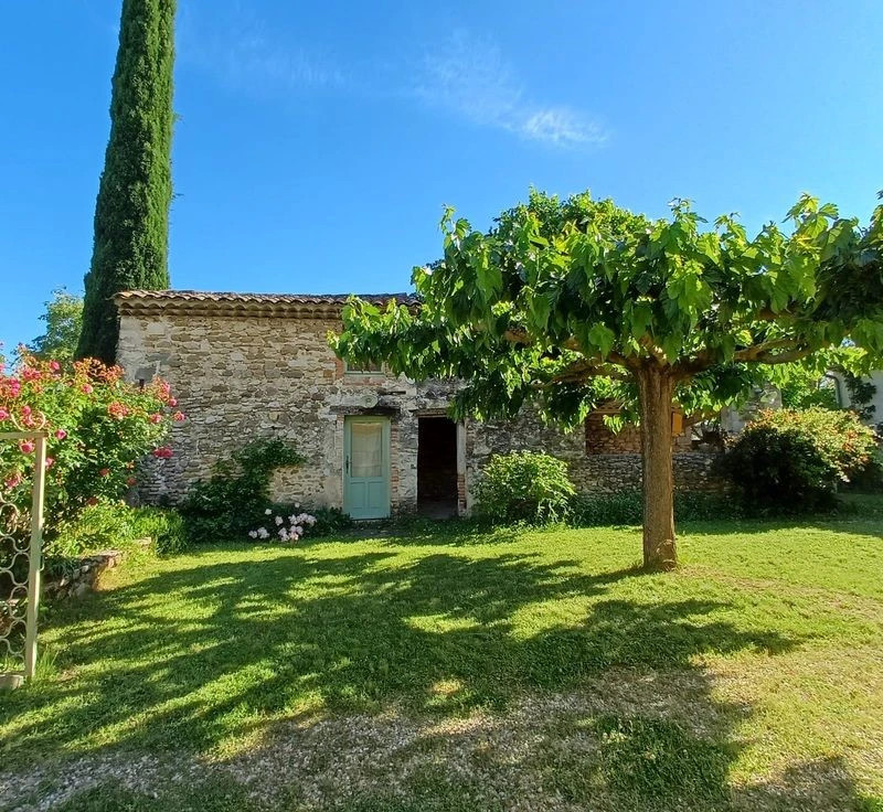 Ancienne ferme rénovée du XIXᵉ siècle en Drôme Provençale - France — photo 19
